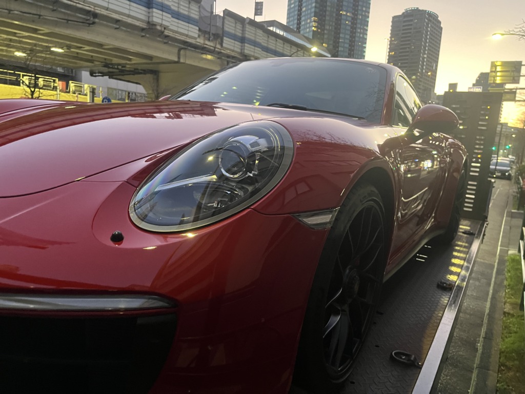 カーマインレッド