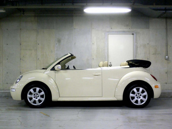 ☆最新入庫情報 04' VW ニュービートル カブリオレ プラス 白 D車！