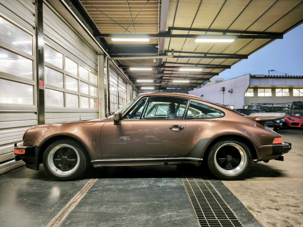 930ターボ整備入庫